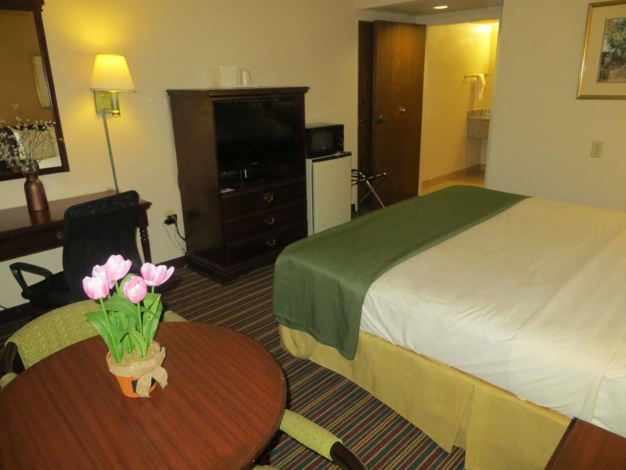 Quality Inn & Suites Atlanta Stone Mountain Kültér fotó